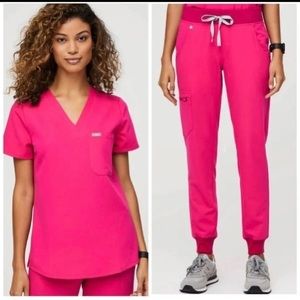 Full set Figs scrubs - XS Catalina Top & S Zamora Bottoms - Shocking Pink